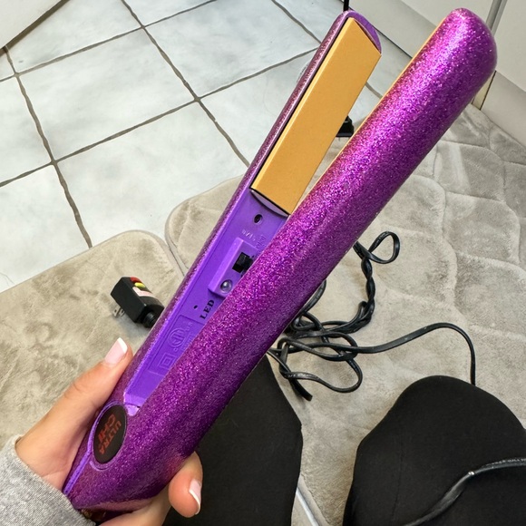 Purple sparkly chi straightener - Picture 3 of 3